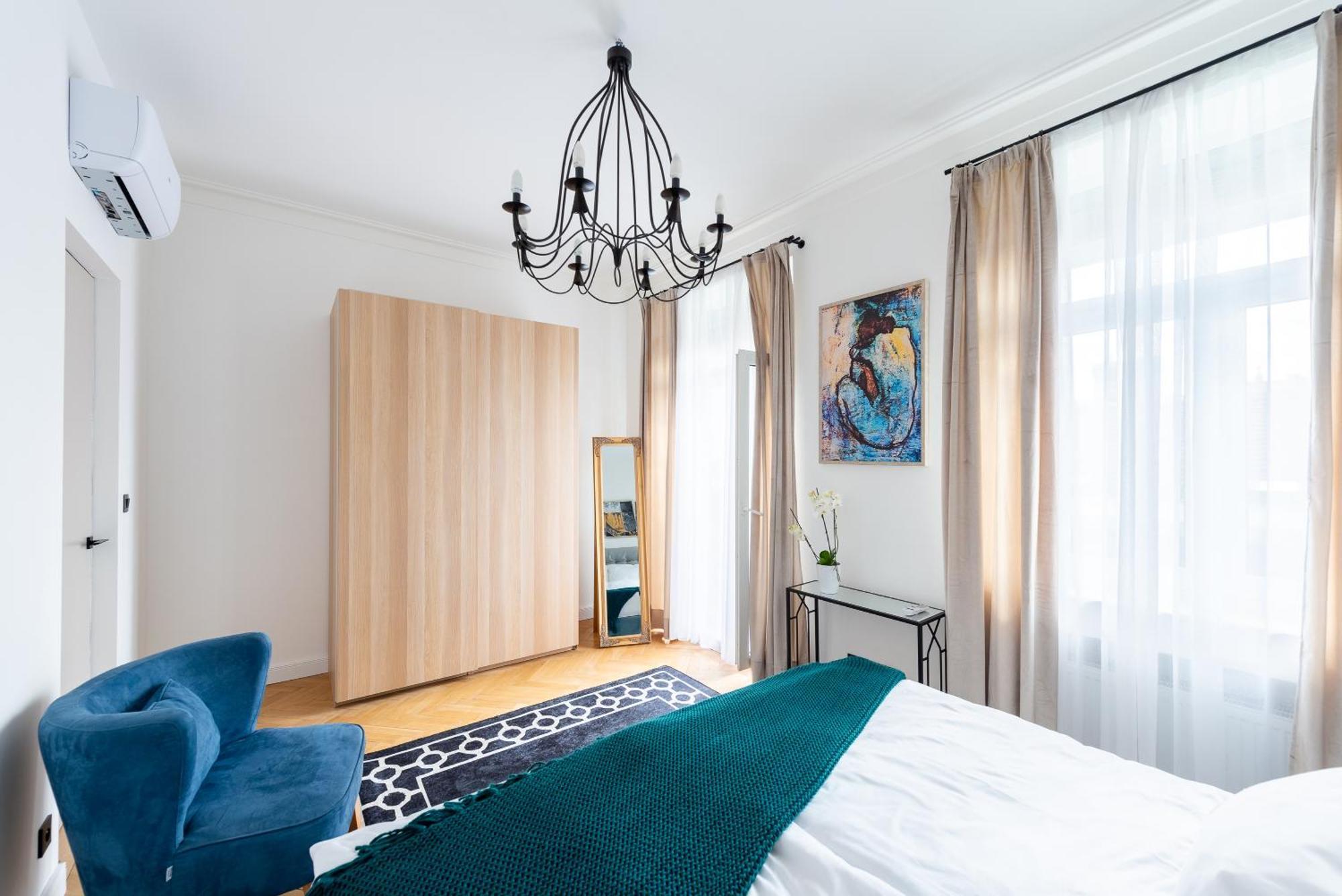 Apartment Luxury With A Balcony And A Terrace *